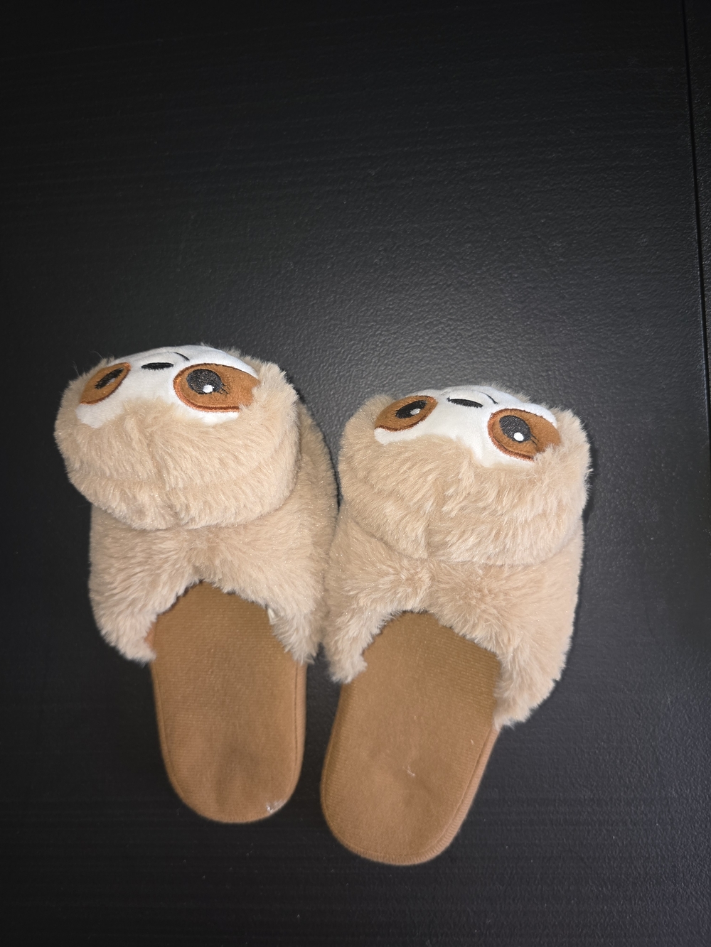 0051-Plush Sloth Fuzzy Slide Slippers in Light Brown. Size 5/6.